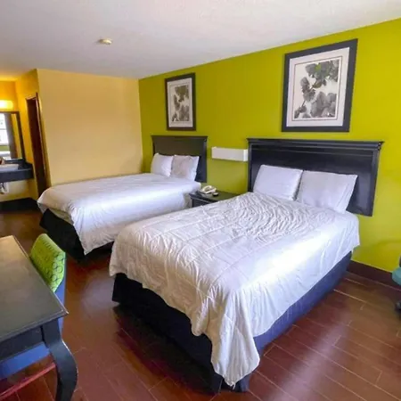 Deluxe Inn & Suites Corpus Christi I 37-2