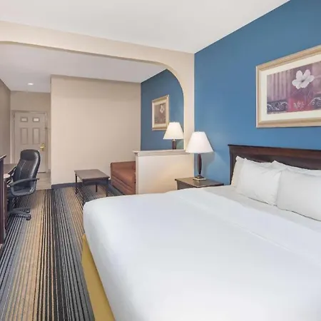 Baymont By Wyndham Laurel-2