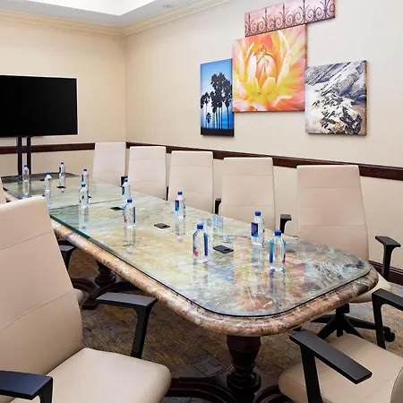 Hotel Zessa Orange County Airport, A Doubletree By Hilton-3