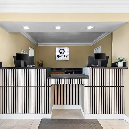 Quality Inn & Suites Santa Maria-3