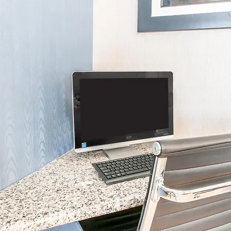 Quality Inn Findlay-3