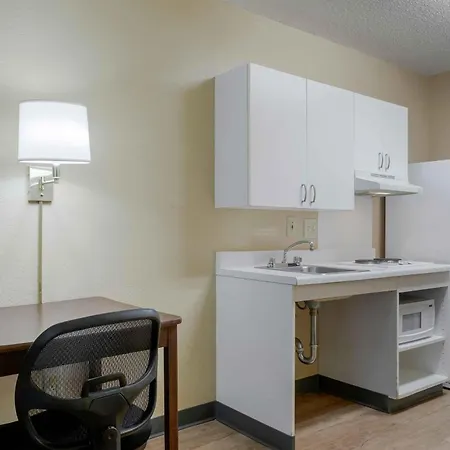 Extended Stay America Select Suites - Rockford - State Street-3