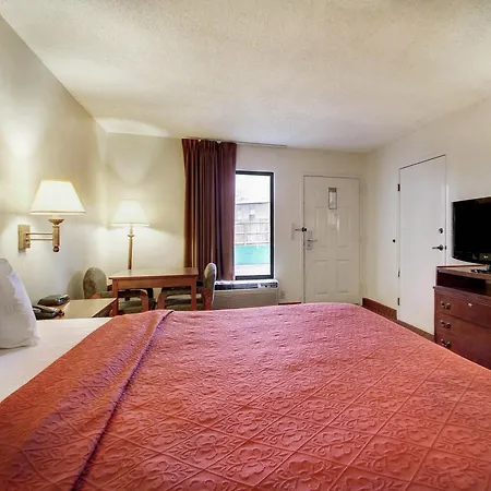 Quality Inn & Suites Clinton - Jackson West-2
