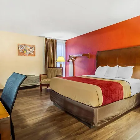 Econo Lodge Inn & Suites Brookings-3
