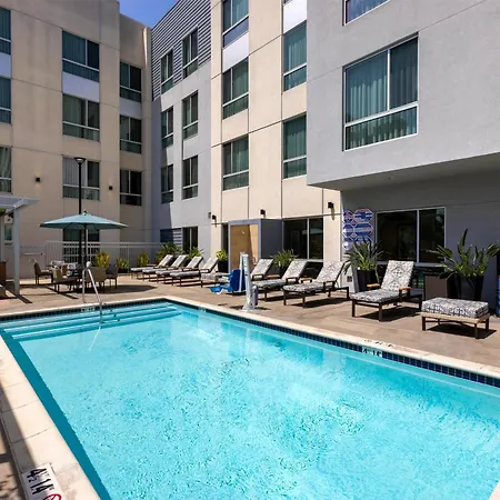 Hampton Inn & Suites Los Angeles - Glendale-2