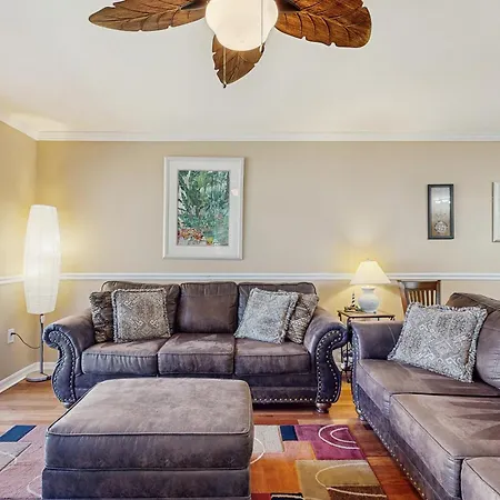 Waterfront Condo With Community Pools & Hot Tub - Walk To The Beach-3