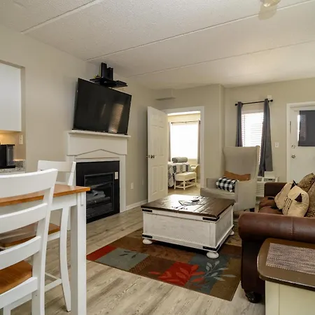 Condo In Gatlinburg Very Peaceful - 10 Min Walk To Main Strip-2