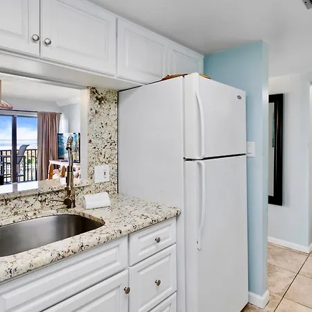 Chateau By The Sea - Cocoa Beach Oceanfront Pet-Friendly Condos With Rooftop Deck & Heated Pool-2