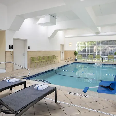 Hampton Inn & Suites Berkshires-Lenox-3