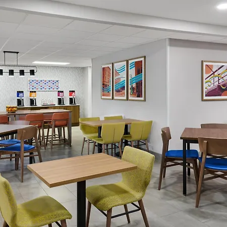 Hampton Inn Janesville-2