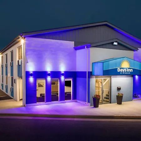 Days Inn By Wyndham La Crosse-3