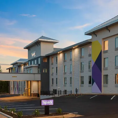 Spark By Hilton Branson Meadows-3