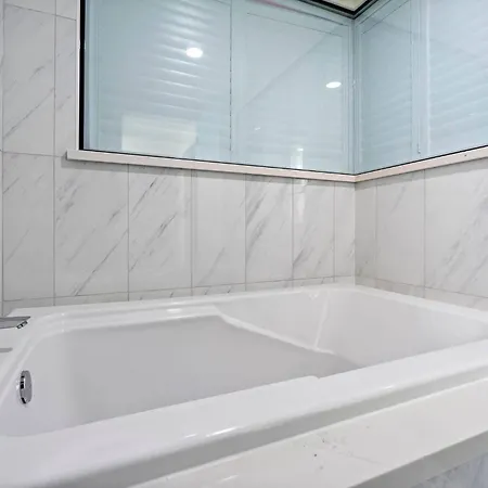 The Volare, An Ascend Collection Hotel-3