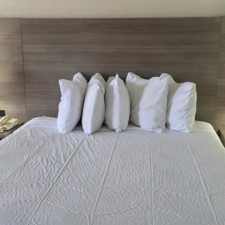 Days Inn By Wyndham San Marcos-2