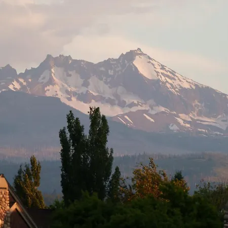 The Stranger Lodge - Pet Friendly-2