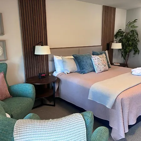 Discovery Inn-3