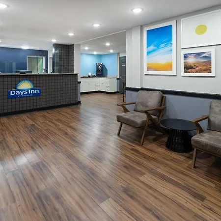 Days Inn By Wyndham Moosic-2