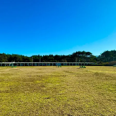 Tillicum Beach Motel - Formerly Deane'S Oceanfront Lodge-2