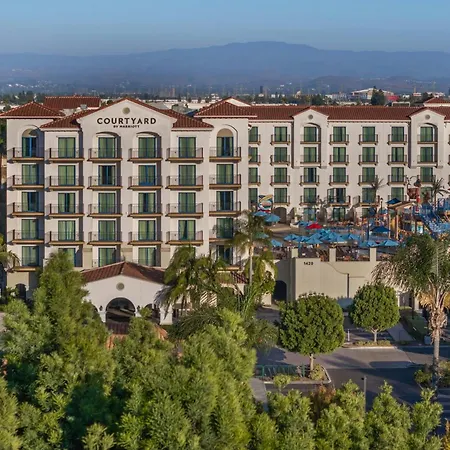 Courtyard By Marriott Anaheim Theme Park Entrance-3