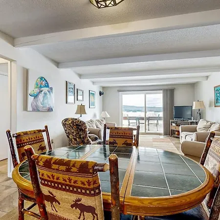 Lakefront Condo On The Golf Course With Sweeping Views And Beach Access-2