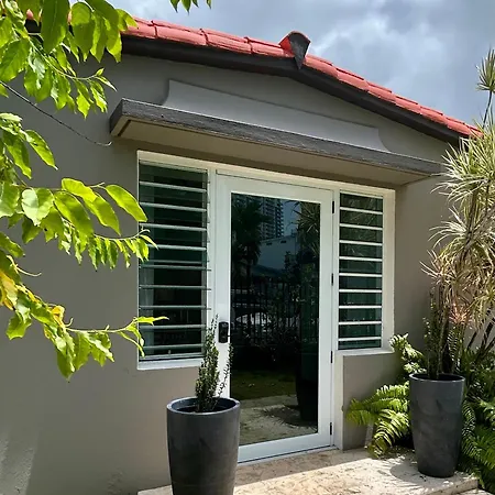 Isla Verde By The Beach Guest House-2