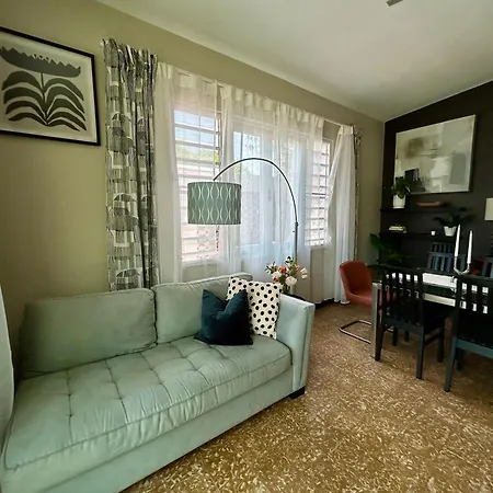 Isla Verde By The Beach Guest House-3
