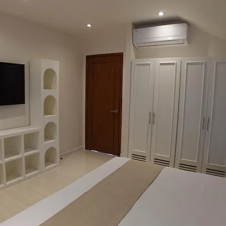 Bartolome Oceanfront Suites-3