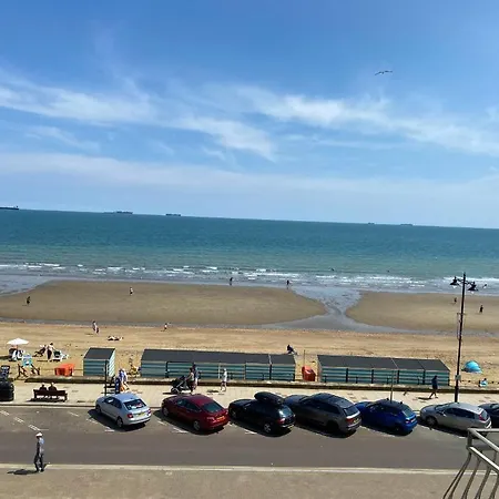 Regent Court - Seafront, Sandown, Isle Of Wight - Ferry Ticket From 89 Pounds For A Car & Passengers Return-2