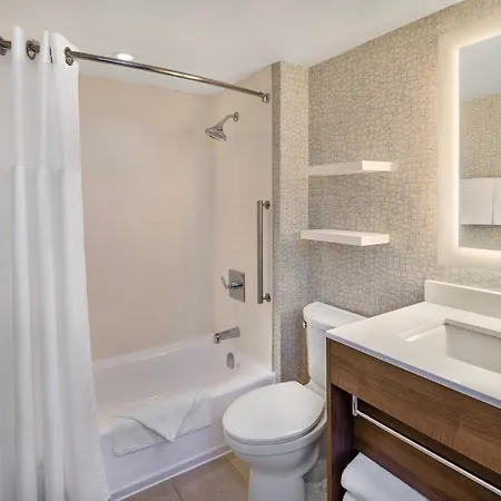 Holiday Inn Express Toronto Downtown By Ihg-3