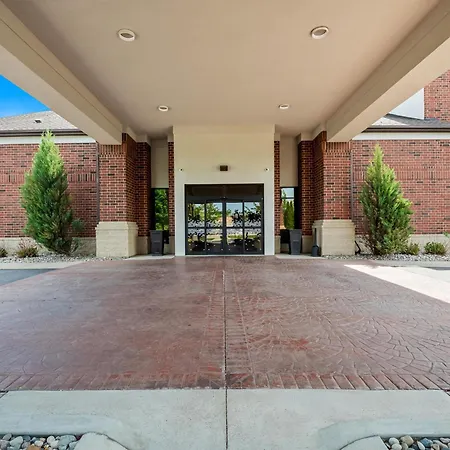 Hampton Inn & Suites East Lansing-3
