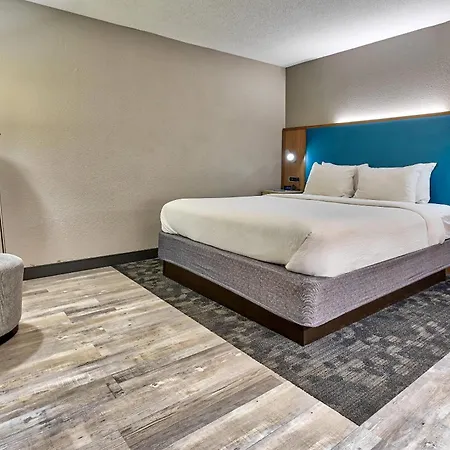 Country Inn & Suites By Radisson, Hampton Coliseum-3
