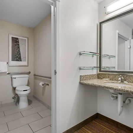 Mainstay Suites Appleton Airport - Fox River Mall Area-2