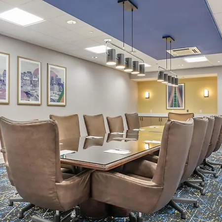 Hampton Inn & Suites Cincinnati / Uptown - University Area-2