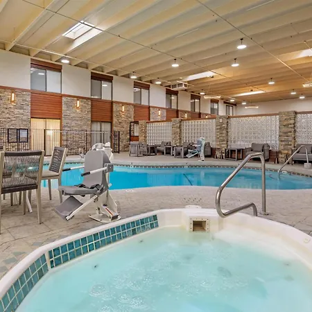 Best Western Plus Grantree Inn-3