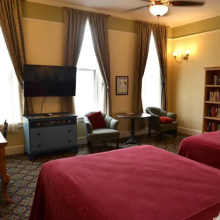 Historic Plaza Hotel-3