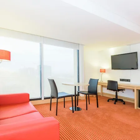 Fairfield By Marriott Bogota Embajada-2