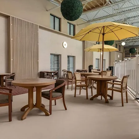 Ramada By Wyndham Grand Forks-2