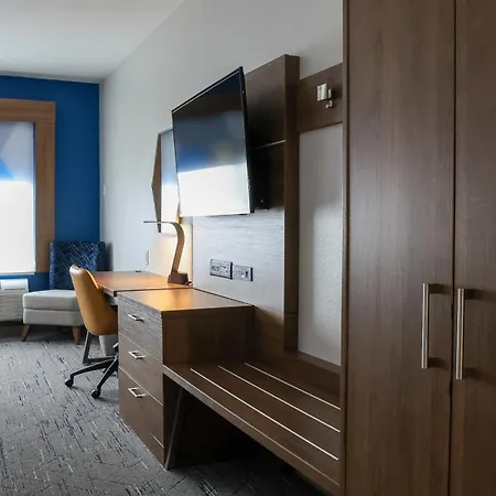 Holiday Inn Express & Suites - Siloam Springs By Ihg-2