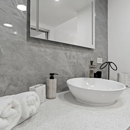 Ocean View Deluxe Suite: Pvt. Beach & Pool-3