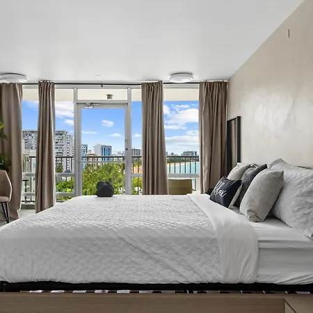 Ocean View Deluxe Suite: Pvt. Beach & Pool-2