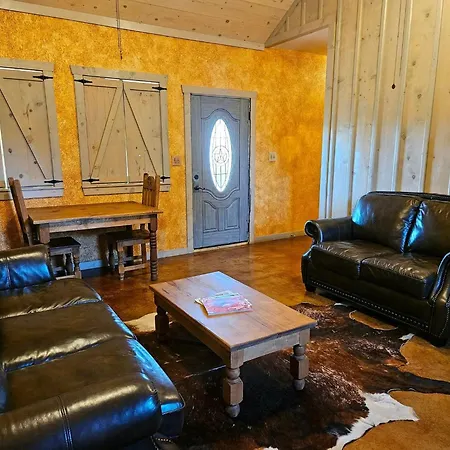 Breezy Hills Cottages - Moonlight Cottage-2