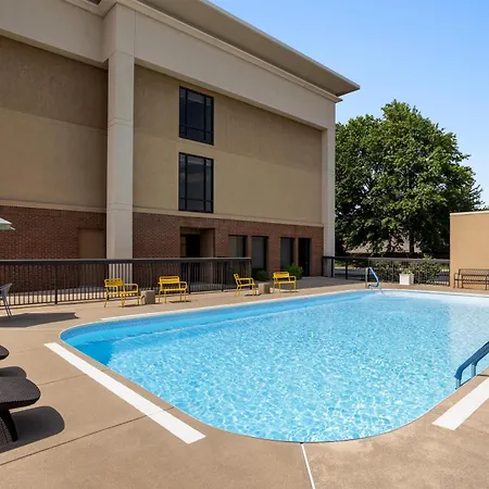Hampton Inn Springfield-South-2