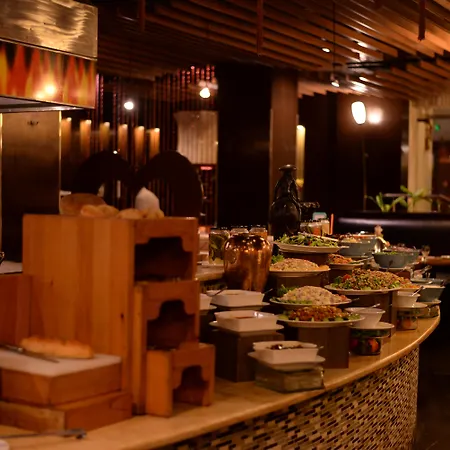 Ramada Plaza By Wyndham Karachi Airport Hotel-2