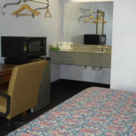 Americas Best Value Inn And Suites Knoxville-3