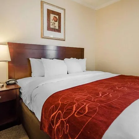 Quality Suites Jeffersonville - Louisville North-3