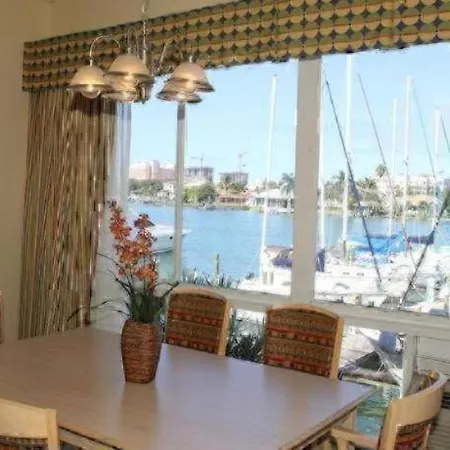 Chart House Suites And Marina-3