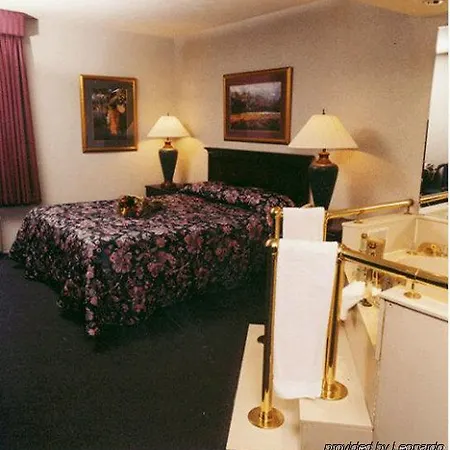 Lees Inn & Suites Muncie-2