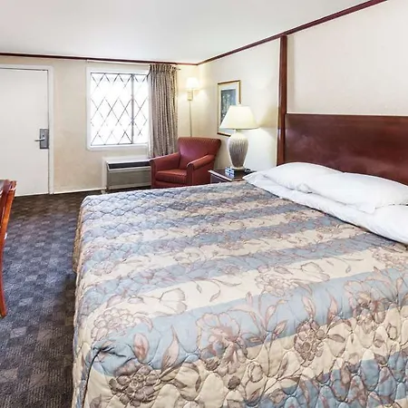 Kings Inn Michigan City-2