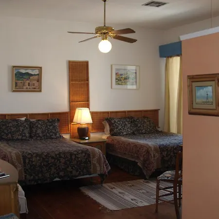 Lundeen Inn Of The Arts-3