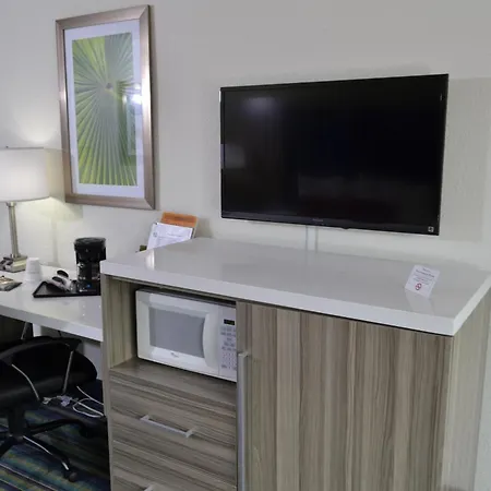 Ramada By Wyndham Fort Lauderdale Airport/Cruise Port-2